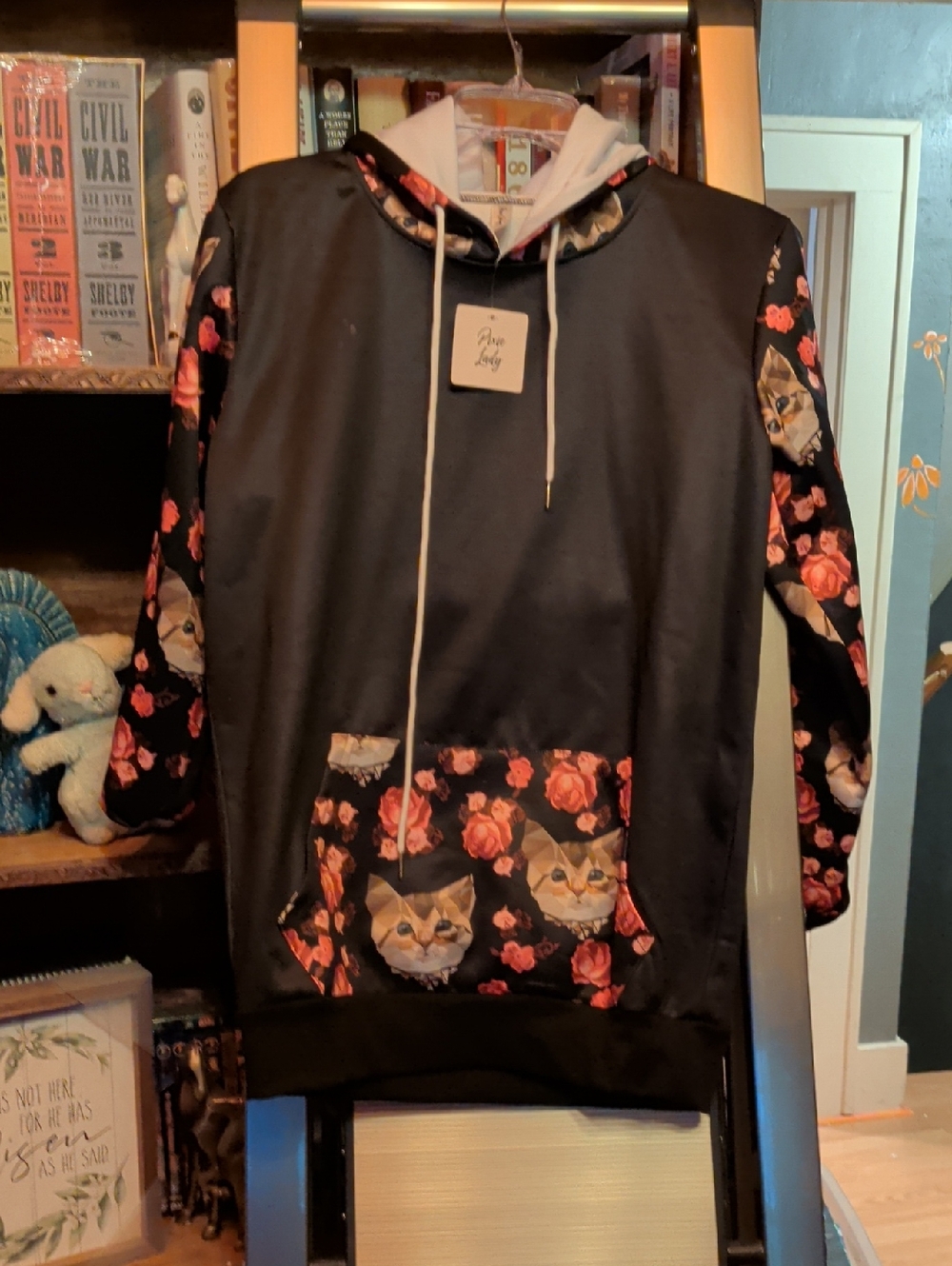 Women’s Black Floral Cat-Print Hoodie Sweater